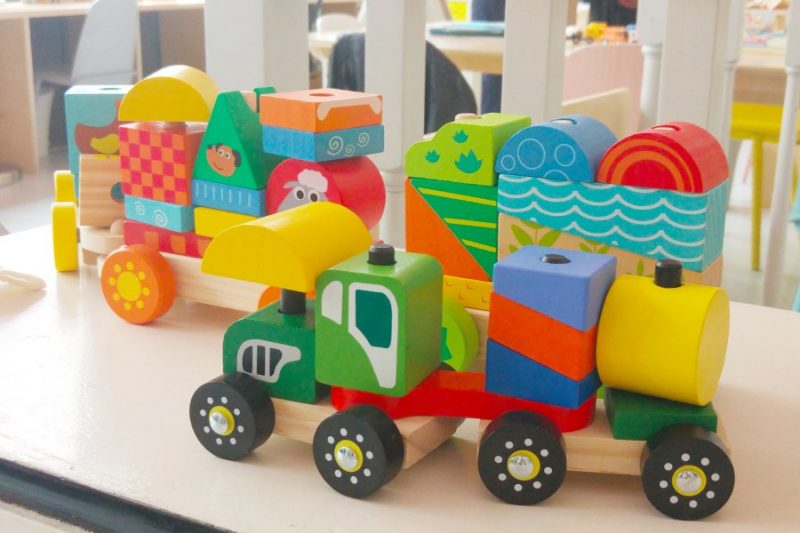 Train de la gamme de jouets en bois de la marque Playtive de chez Lidl