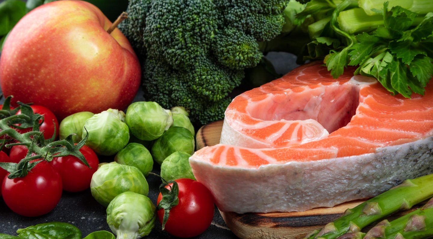 Fruits et légumes frais pour des conseils pour une alimentation saine en famille
